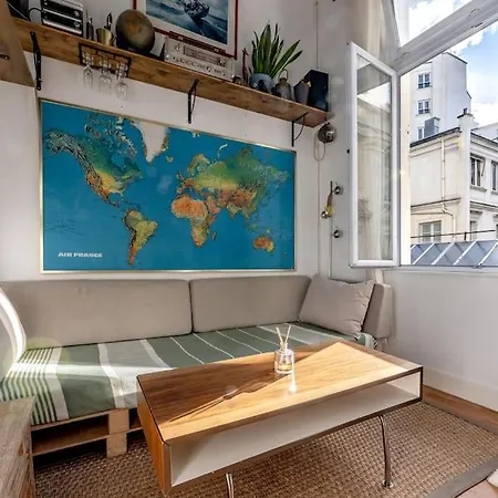 Centre Charmant Studio Apartment